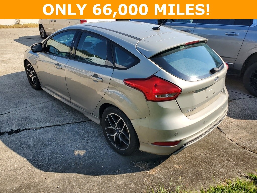 2016 Ford Focus SE photo 3