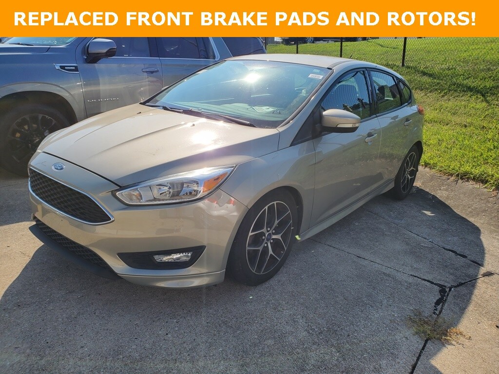 2016 Ford Focus SE photo 2