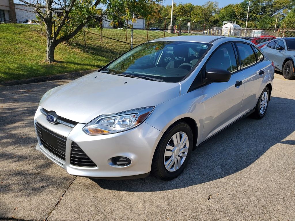 Used 2014 Ford Focus S with VIN 1FADP3E28EL462620 for sale in Cincinnati, OH