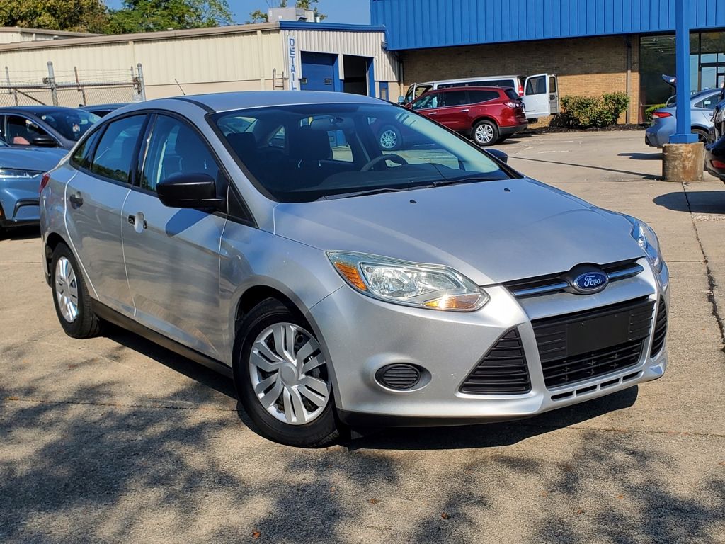 2014 Ford Focus S's photo
