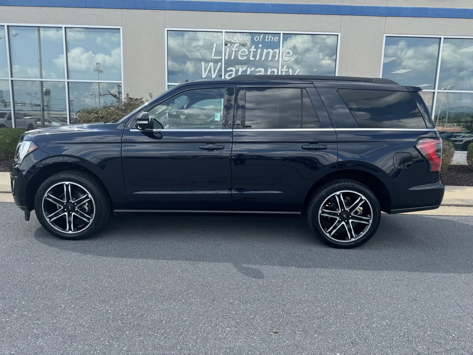 Used 2021 Ford Expedition Limited with VIN 1FMJU2AT2MEA45989 for sale in Harrisonburg, VA