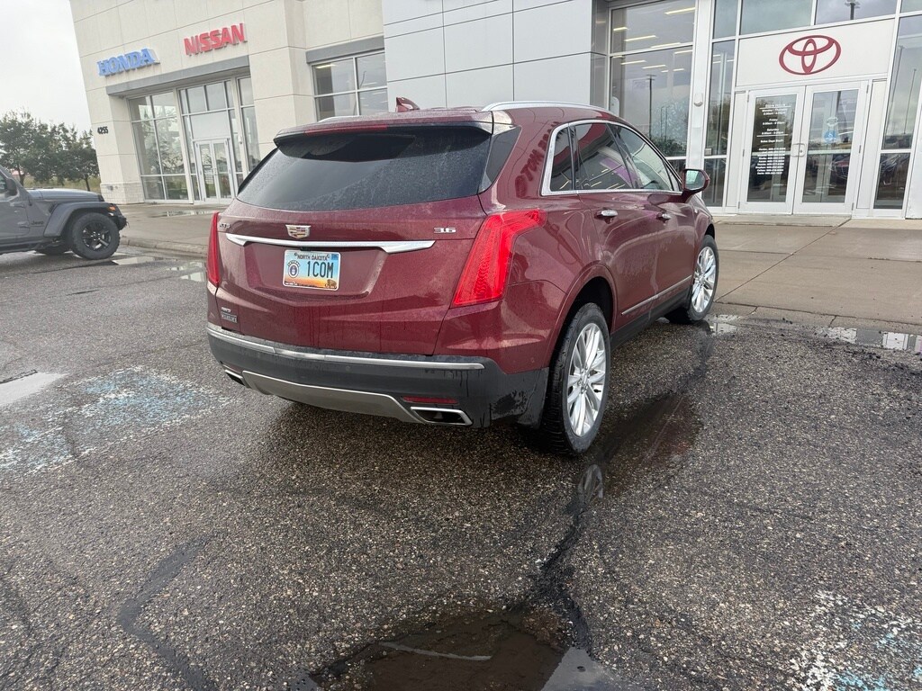2017 Cadillac XT5 Platinum photo 3