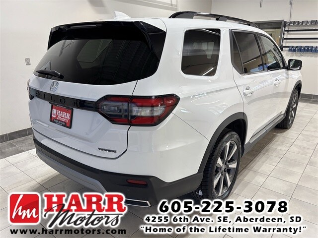 2023 Honda Pilot Touring photo 4