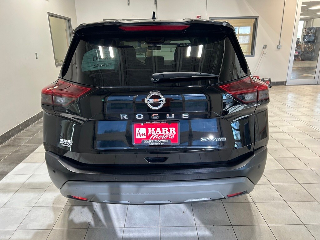 2021 Nissan Rogue SV photo 3