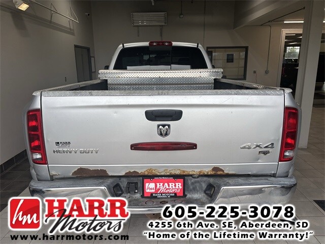 2005 Dodge Ram 3500 SLT Laramie photo 3