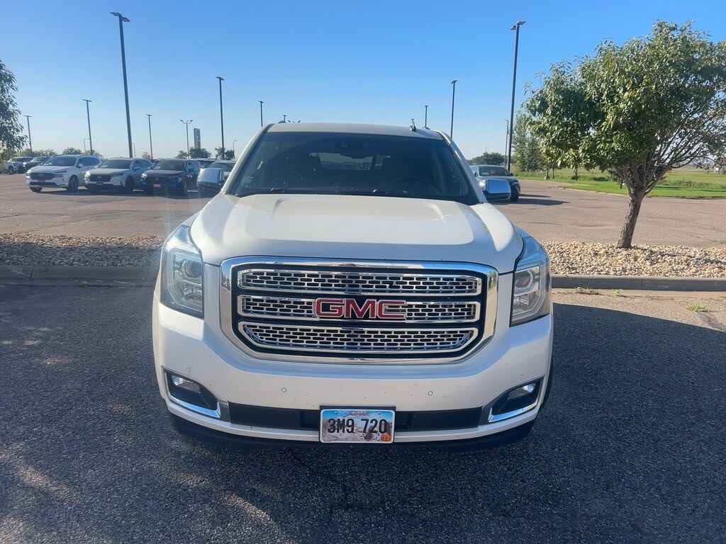 2015 Gmc Yukon SLT photo 2