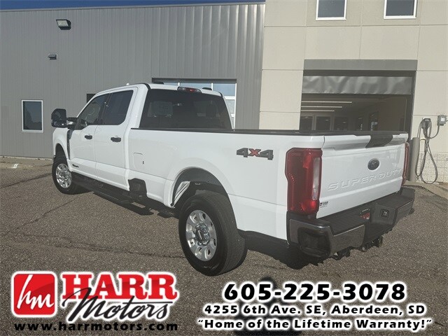 2024 Ford F-250 XLT photo 2