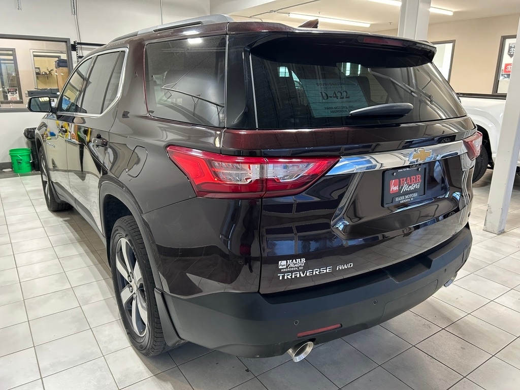 2021 Chevrolet Traverse Leather photo 3