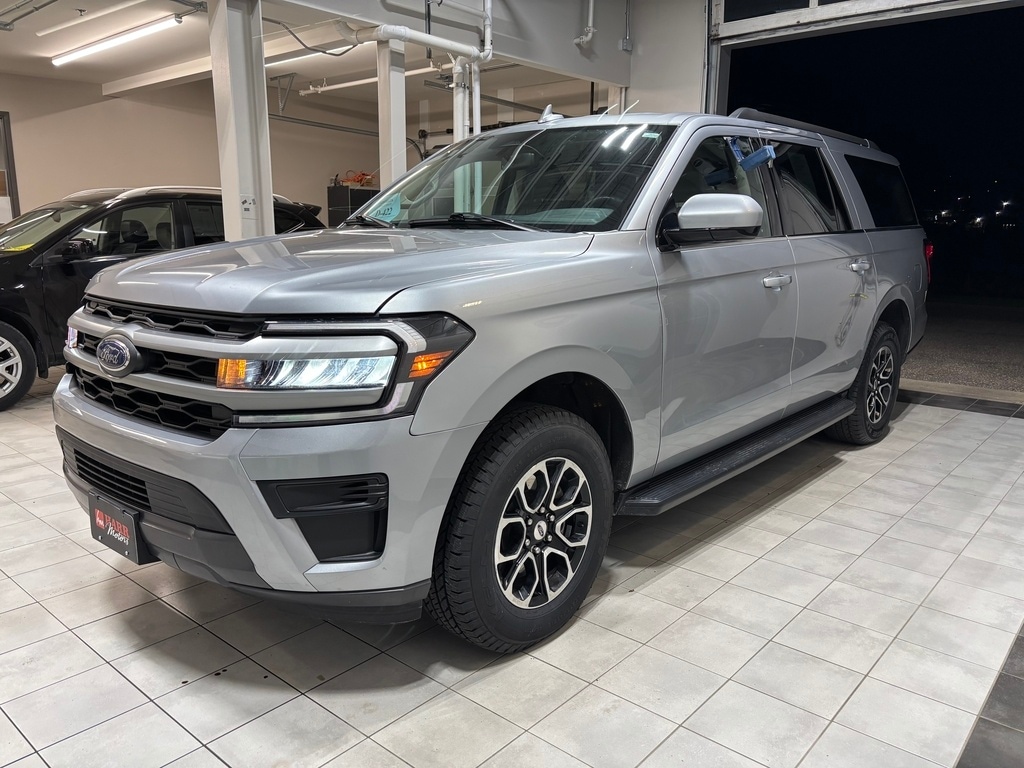 2024 Ford Expedition MAX XLT photo 2