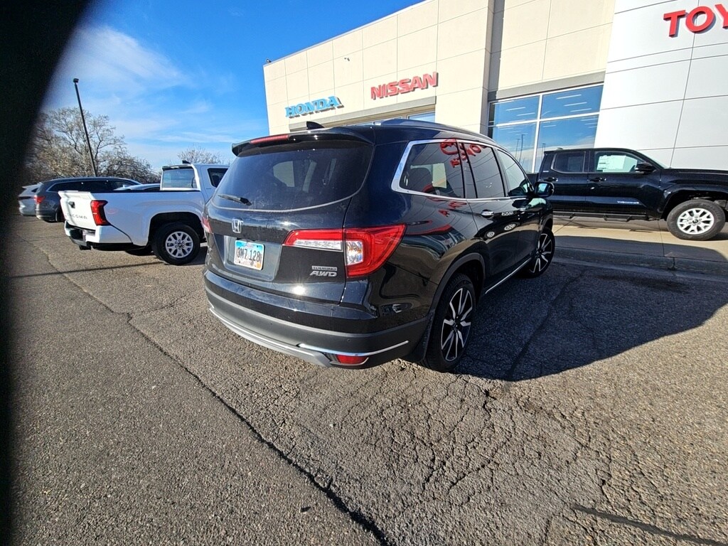 2019 Honda Pilot Touring photo 2