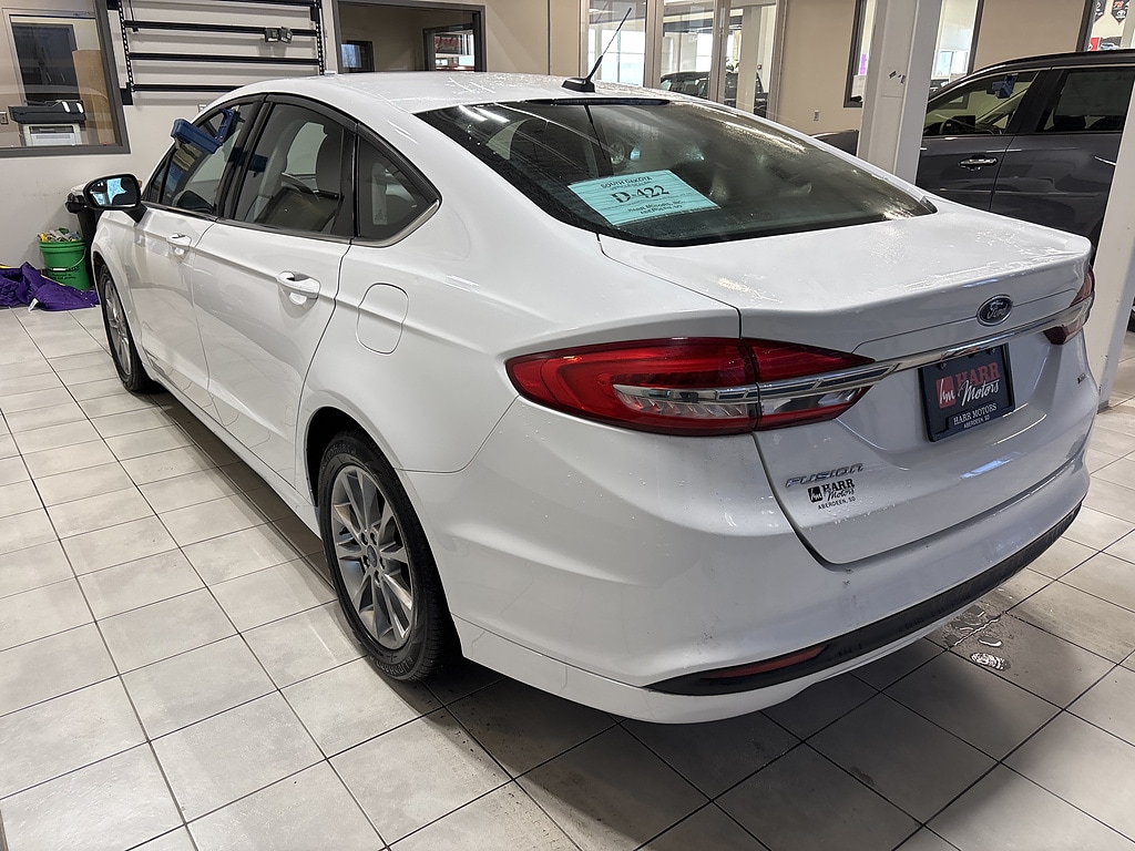 Used 2017 Ford Fusion SE Car