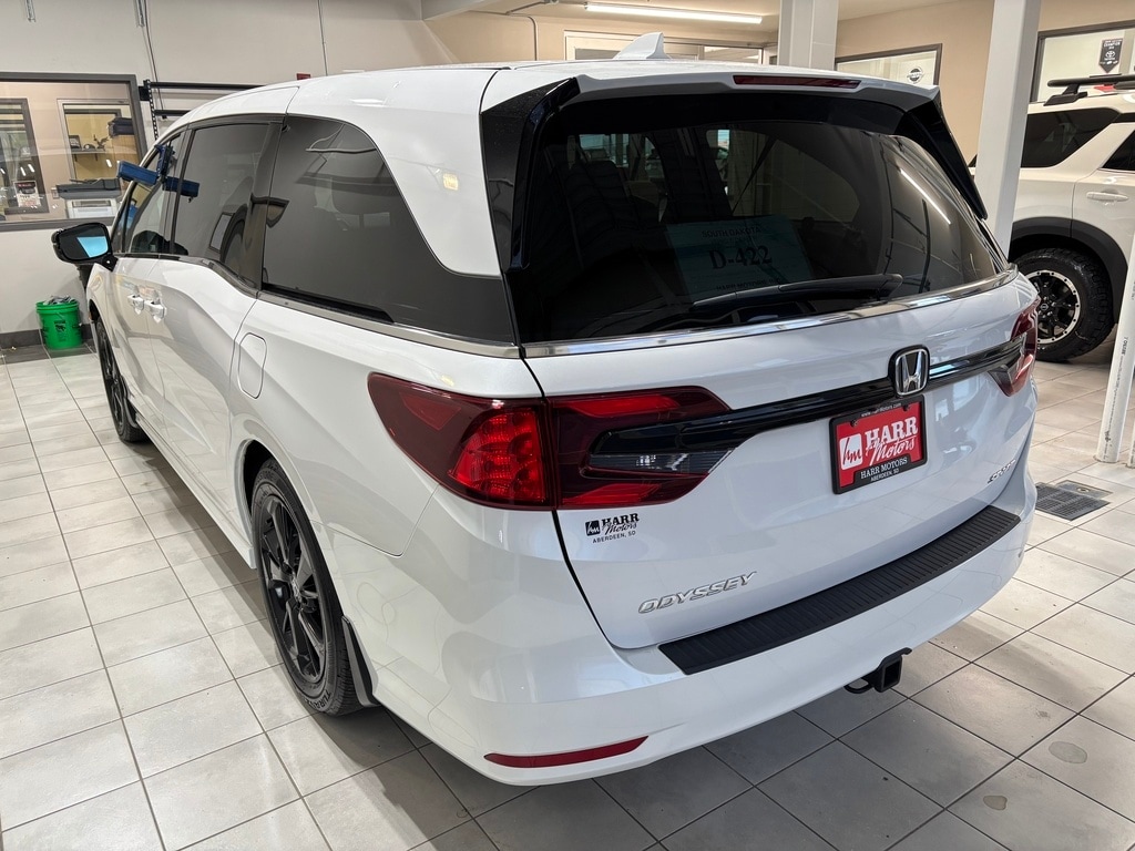 2024 Honda Odyssey Sport photo 2