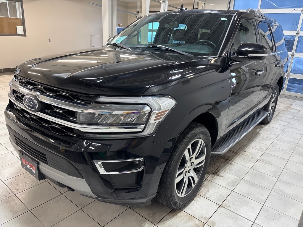 2023 Ford Expedition Limited's photo