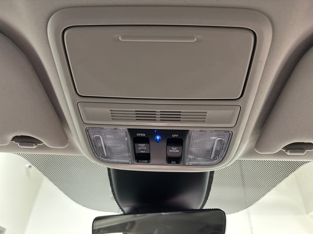 2026 Honda Odyssey Elite - Photo 16