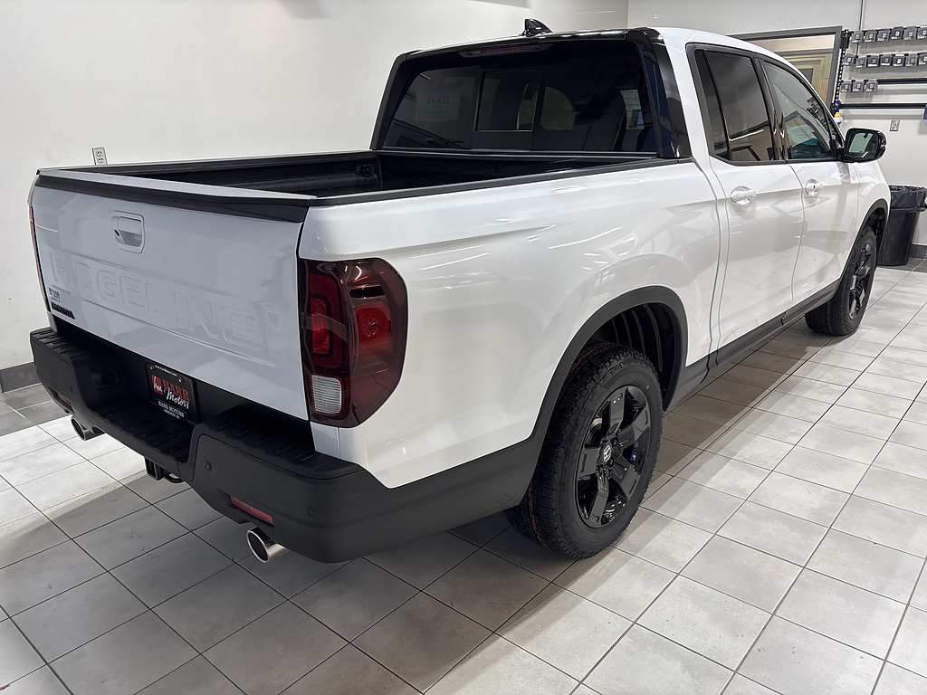 New 2026 Honda Ridgeline Black Edition Two-Tone Truck Crew Cab