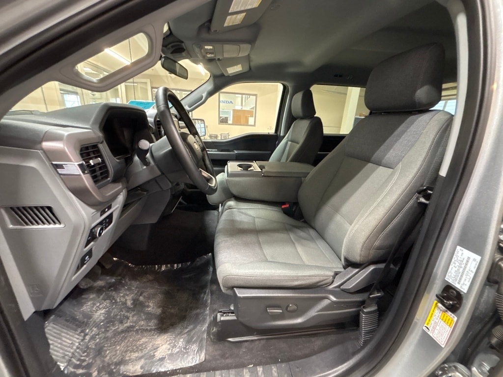 2025 Ford F-150 XLT - Photo 18
