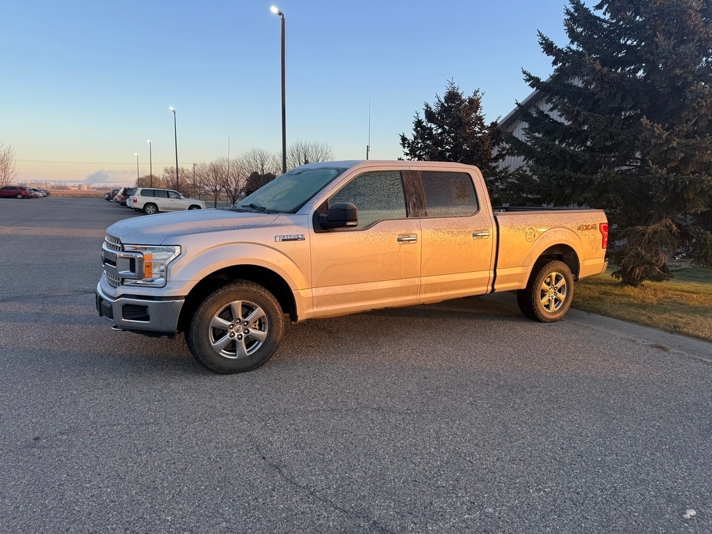 2019 Ford F-150 XLT photo 2
