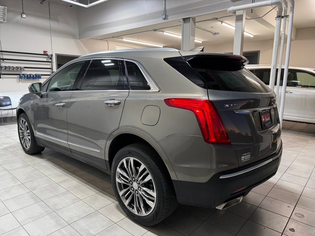 2017 Cadillac XT5 Premium Luxury photo 2