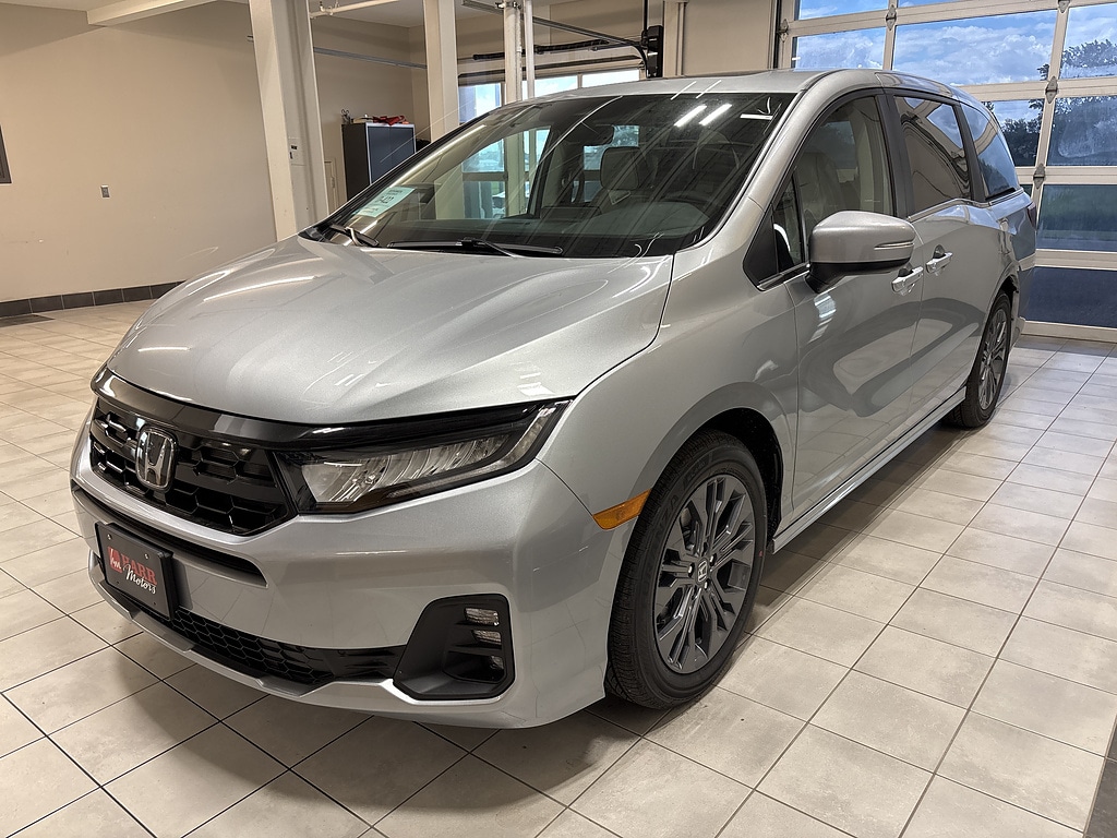 2026 Honda Odyssey Touring's photo