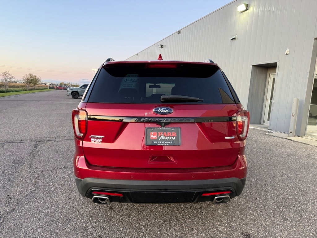 2017 Ford Explorer Sport photo 3