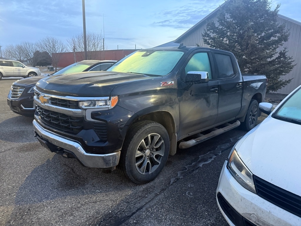 2024 Chevrolet Silverado 1500 LT's photo
