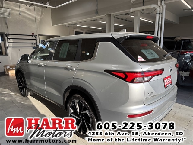 Used 2022 Mitsubishi Outlander SE with VIN JA4J4UA88NZ074543 for sale in Aberdeen, SD