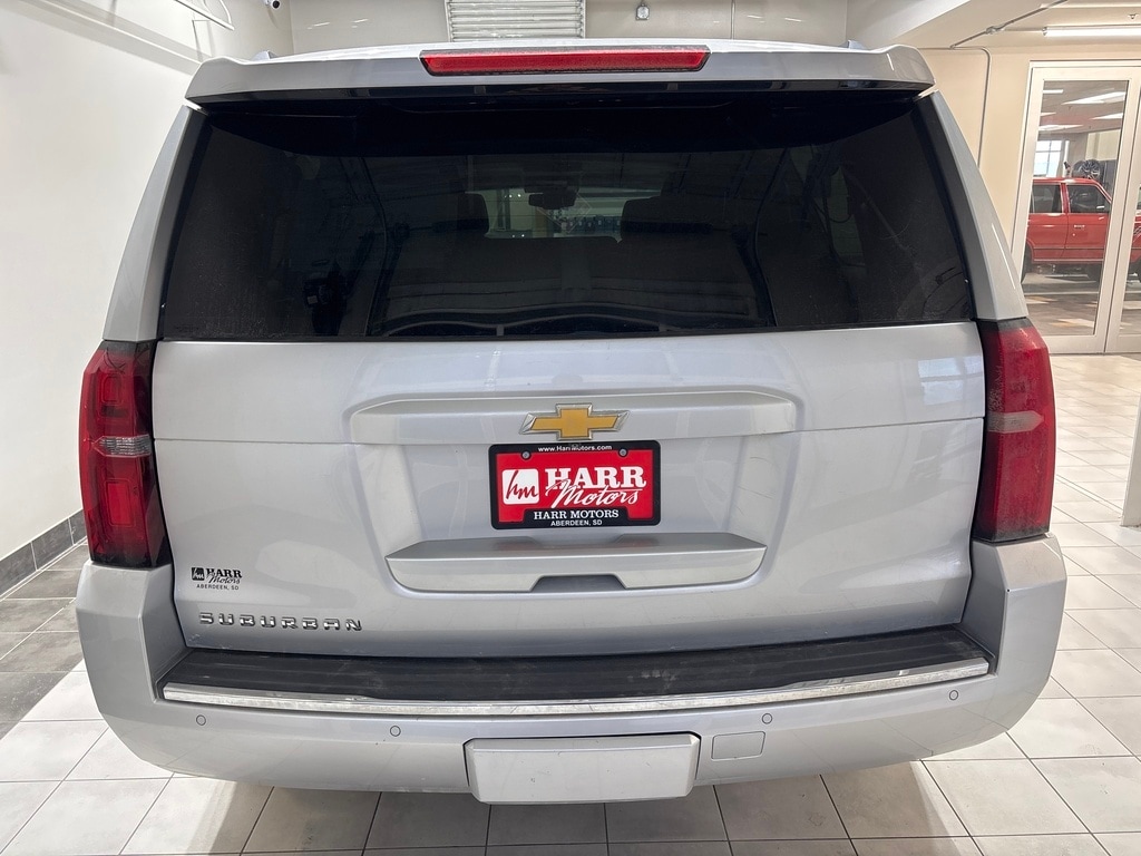 2015 Chevrolet Suburban LTZ 1500 photo 3