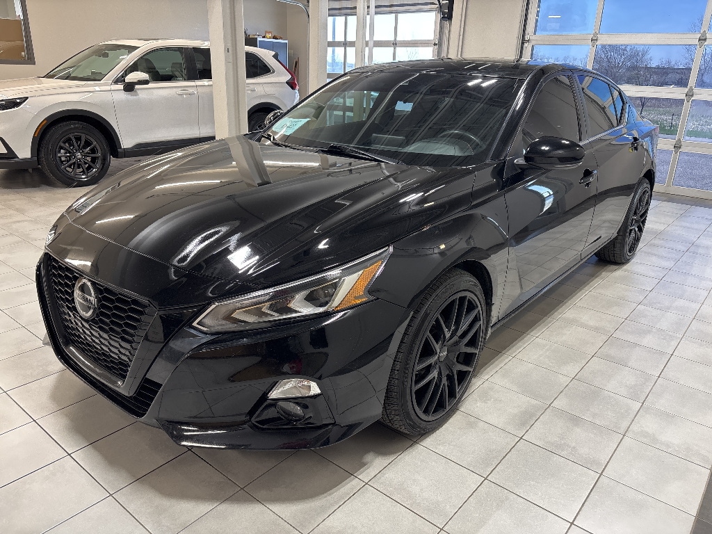 2022 Nissan Altima SR