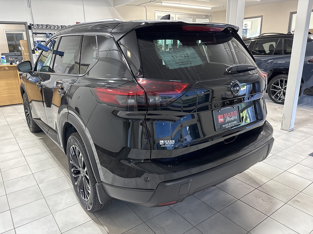 New 2026 Nissan Rogue Dark Armor? Crossover