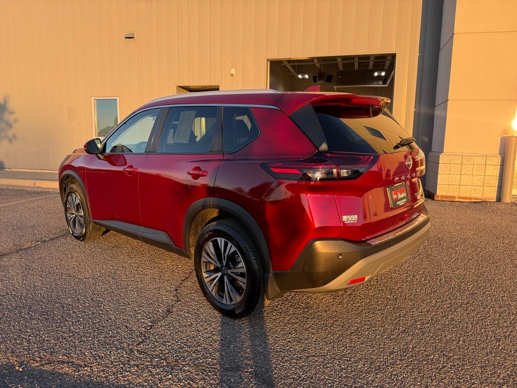 2022 Nissan Rogue SV photo 2