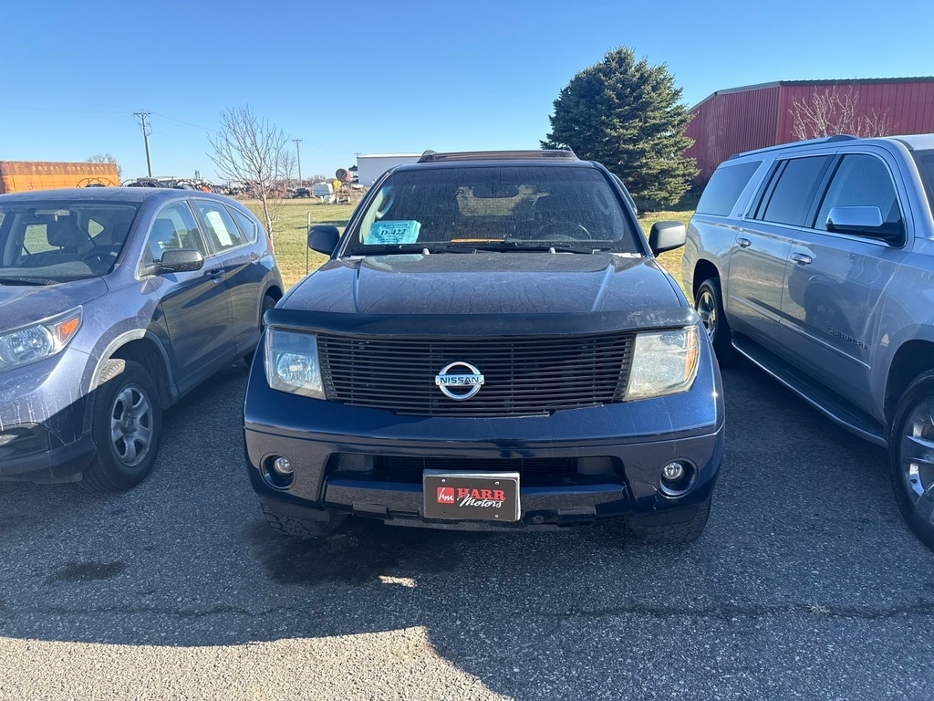 2006 Nissan Pathfinder LE photo 3