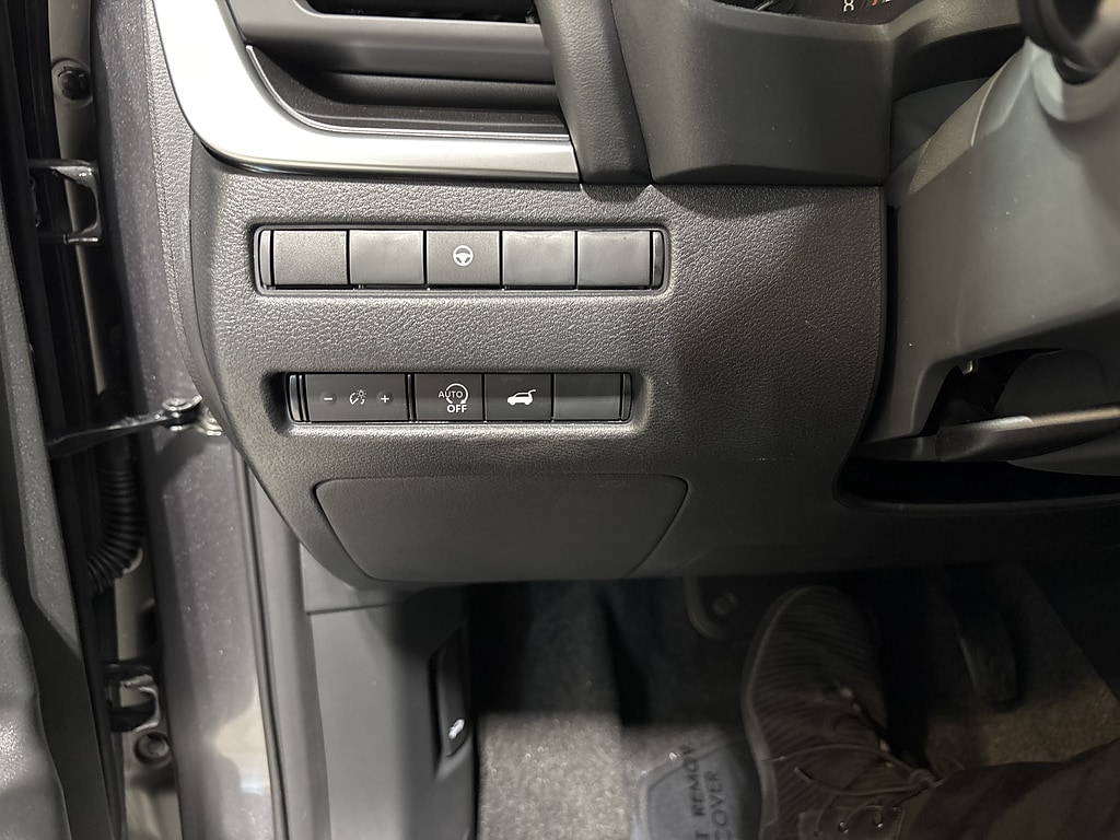 2026 Nissan Rogue SV - Photo 17