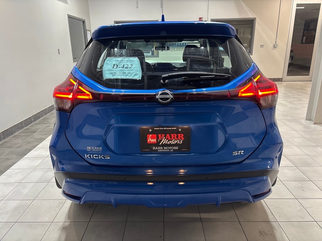 2024 Nissan Kicks SR photo 3