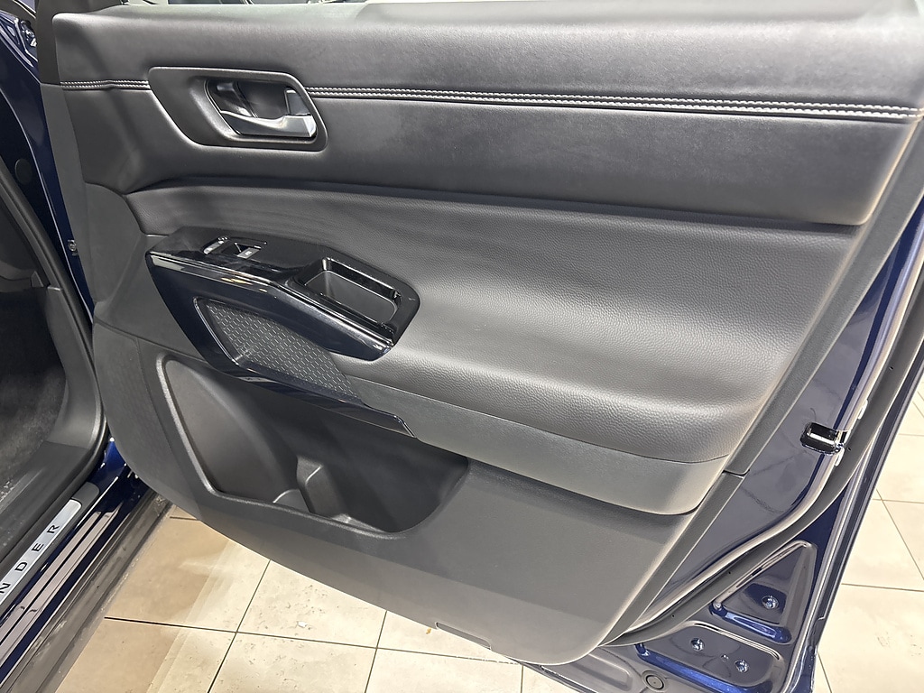 2026 Nissan Pathfinder Platinum - Photo 19