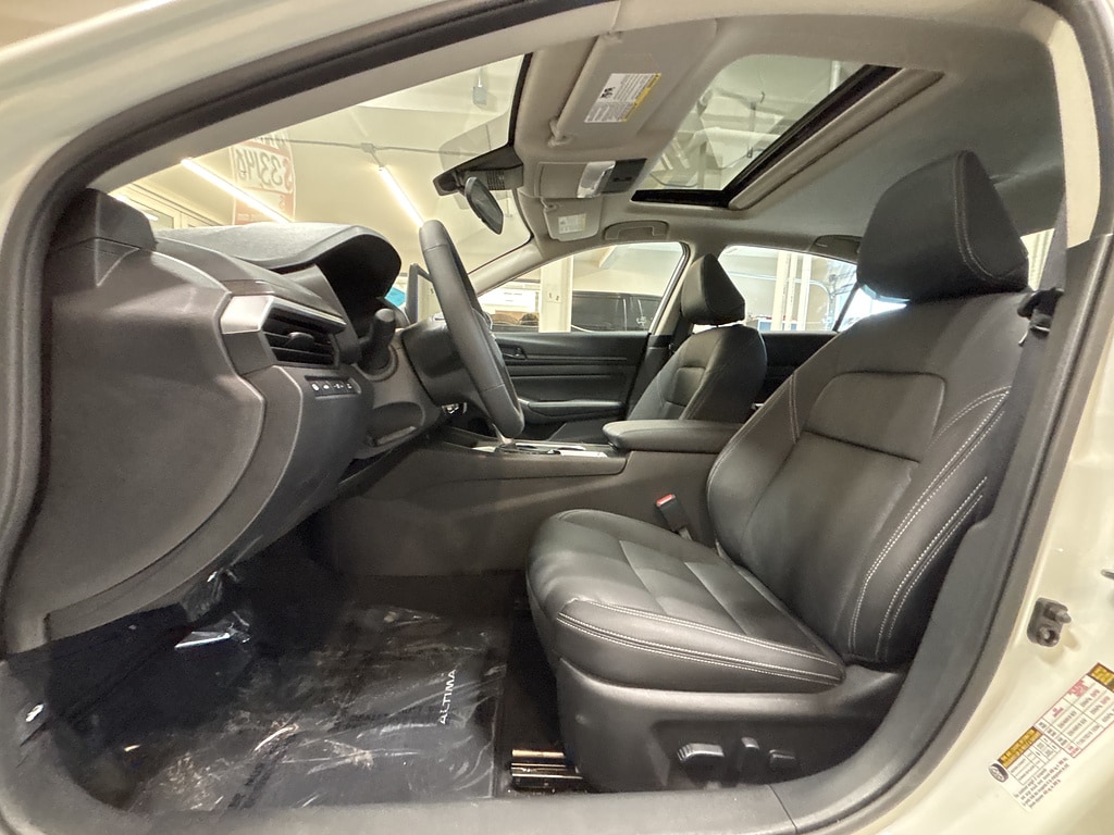 2026 Nissan Altima SV - Photo 18