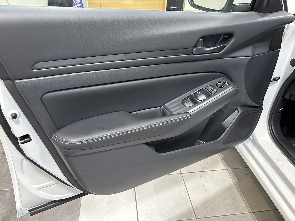 2026 Nissan Altima SV - Photo 8
