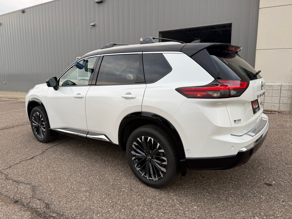 2026 Nissan Rogue Platinum photo 2