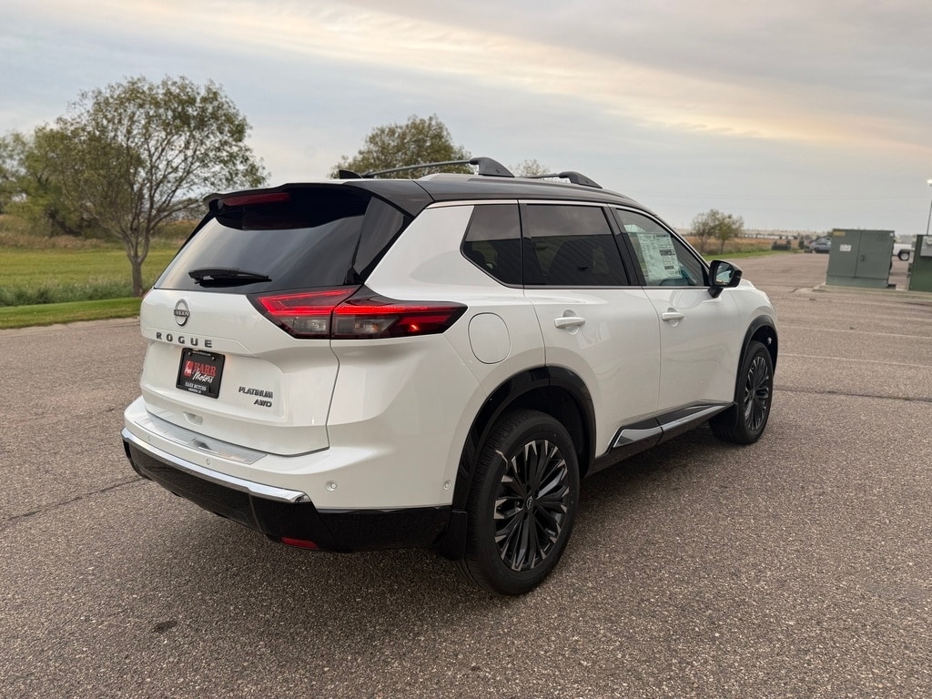 2026 Nissan Rogue Platinum photo 4