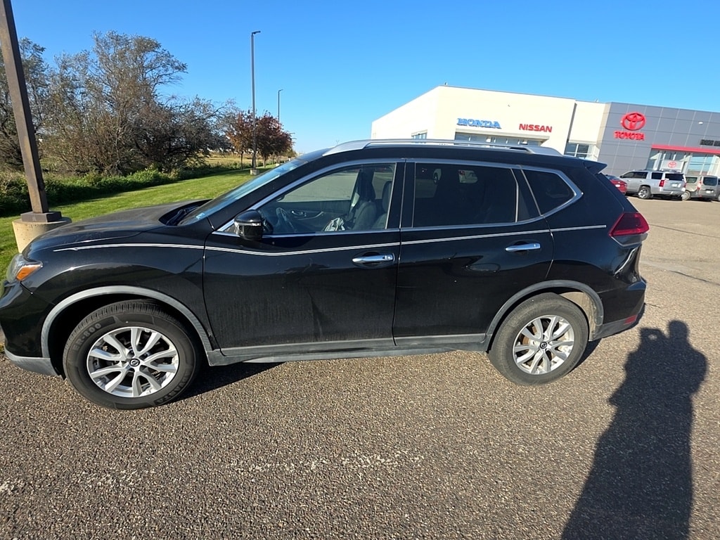 2018 Nissan Rogue S photo 2