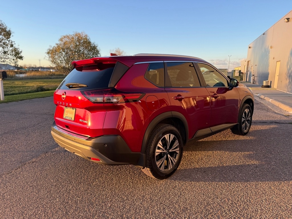 2022 Nissan Rogue SV photo 4