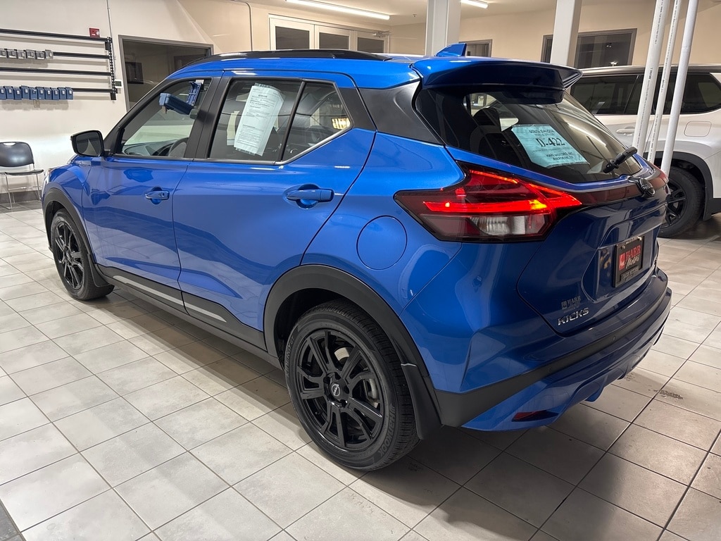2024 Nissan Kicks SR photo 2