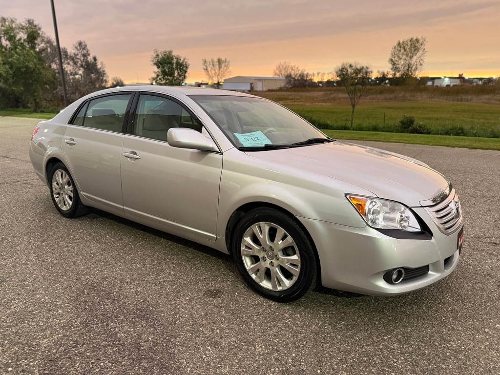 2010 Toyota Avalon XLS photo 4