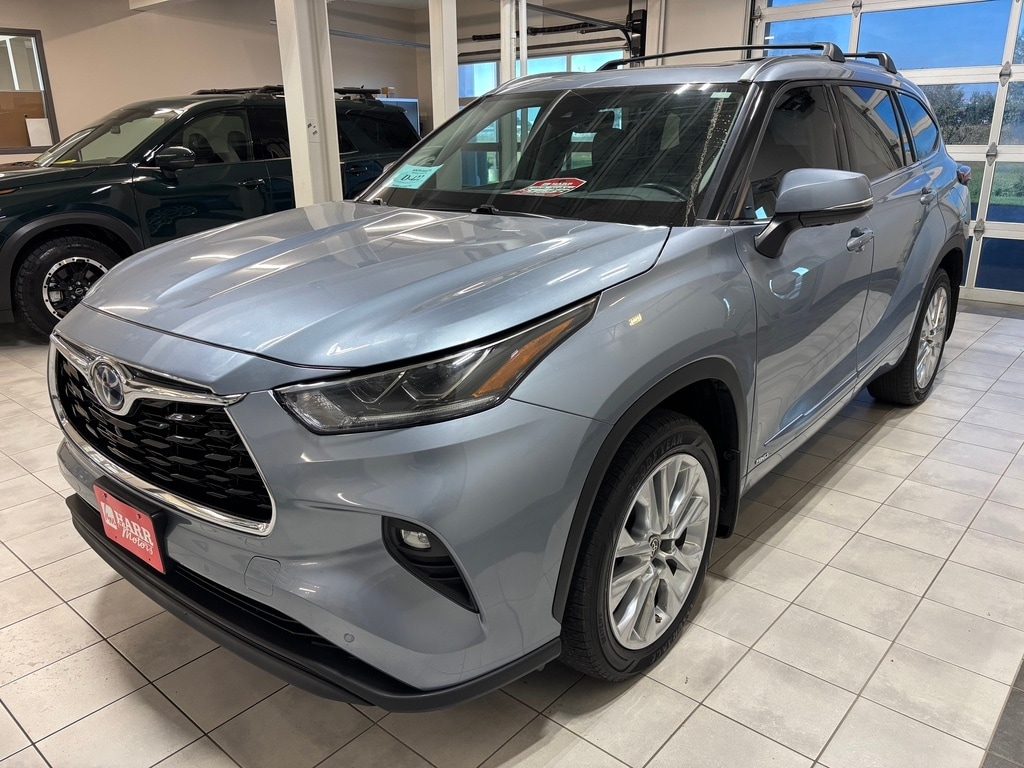 2022 Toyota Highlander Hybrid Limited photo 2