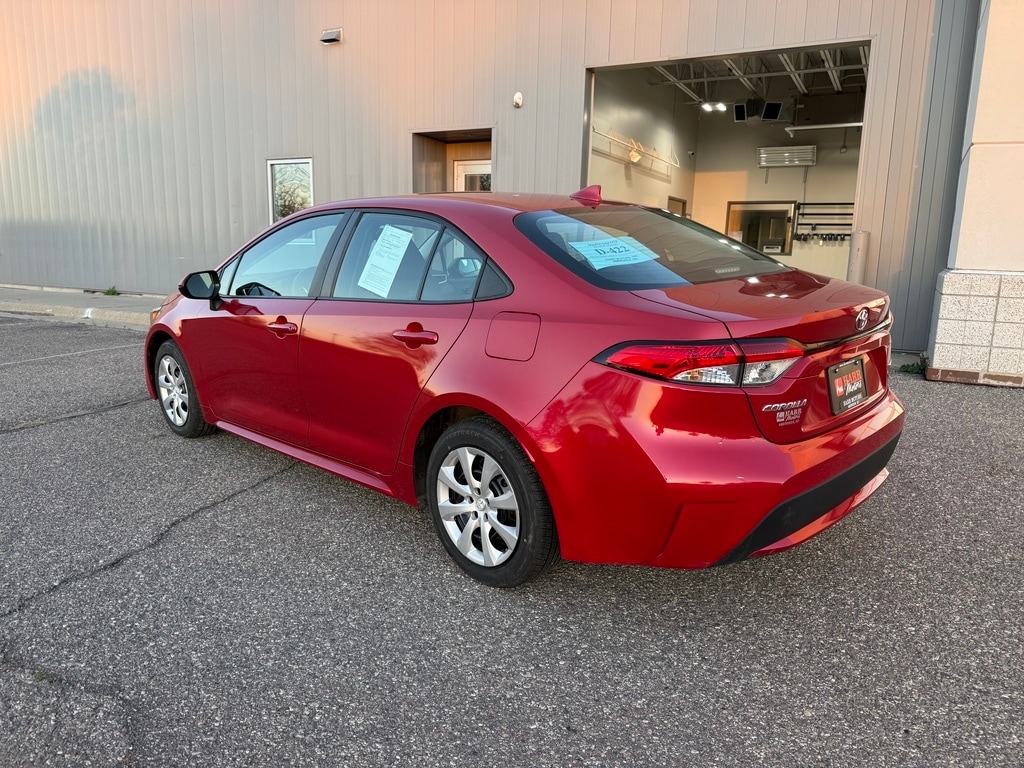2020 Toyota Corolla LE photo 3
