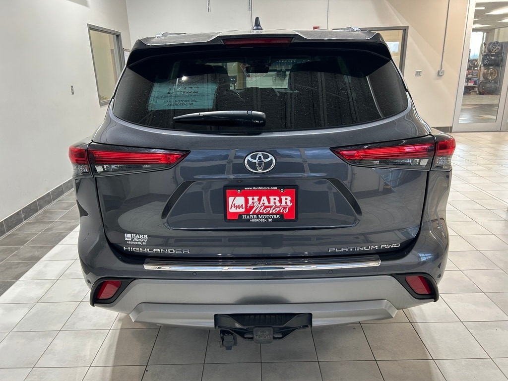2022 Toyota Highlander Platinum photo 4