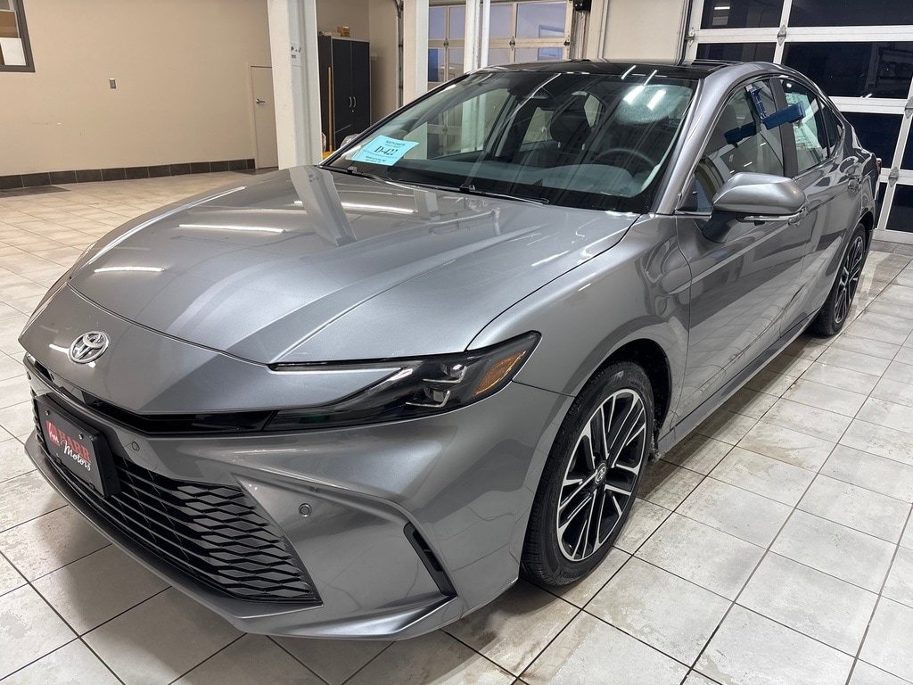 2025 Toyota Camry XLE's photo