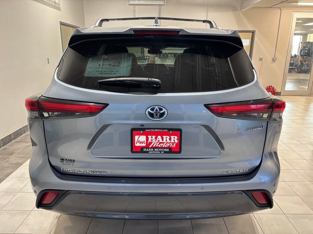 2022 Toyota Highlander Hybrid Limited photo 3