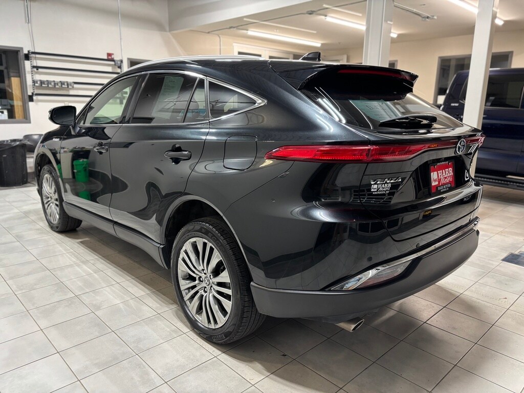 2021 Toyota Venza XLE photo 2