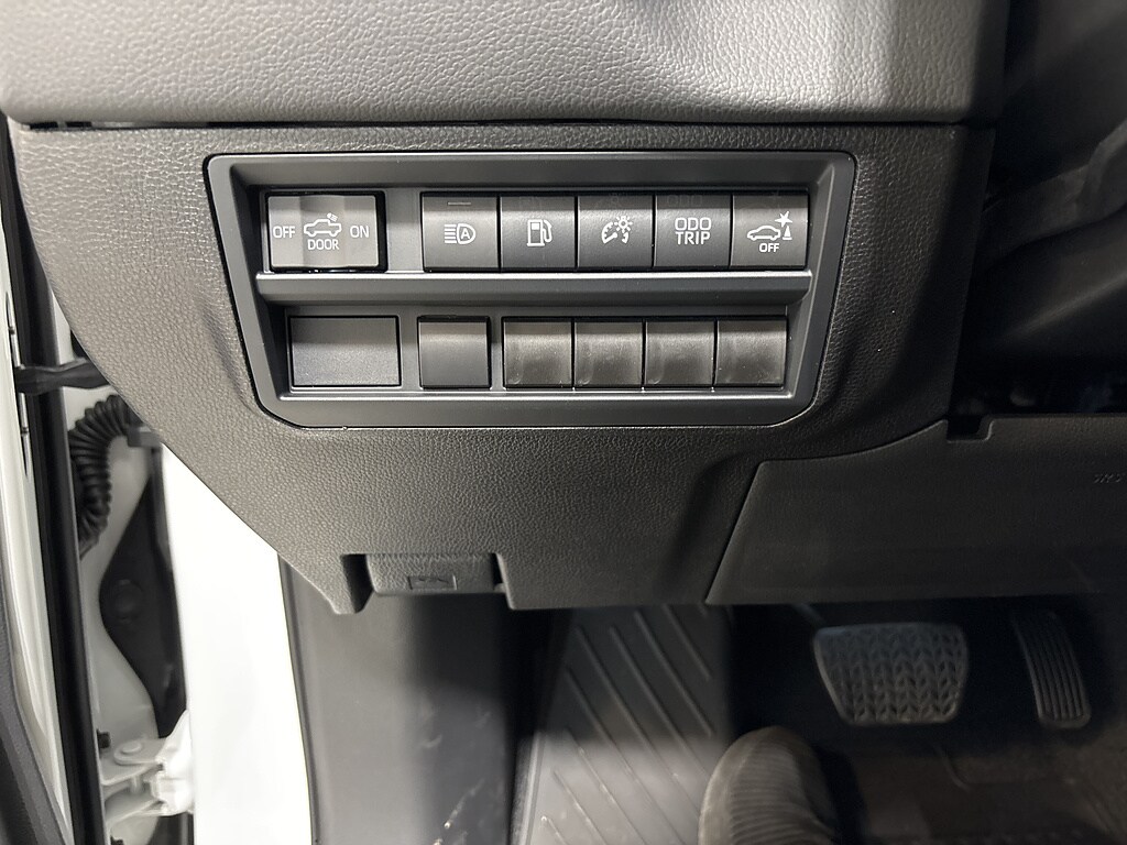 2026 Toyota Tundra Limited - Photo 17