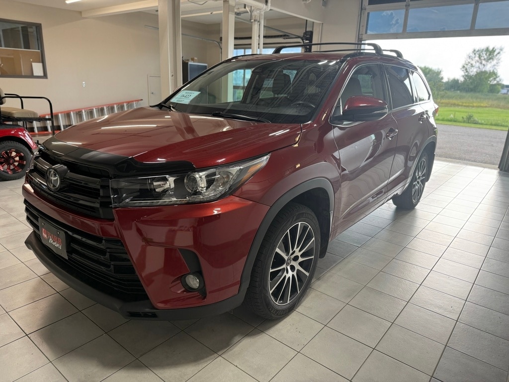 2018 Toyota Highlander SE photo 2